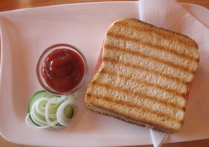 27 Times Men Embarrassed Themselves By Saying Something Cringey, As Shared By Women In This Online Community