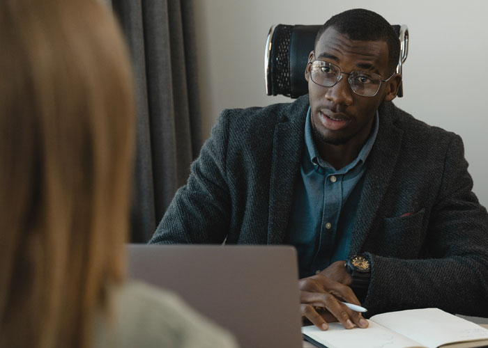 30 People Share Things In Job Descriptions Or Interviews That Instantly Indicate Red Flags