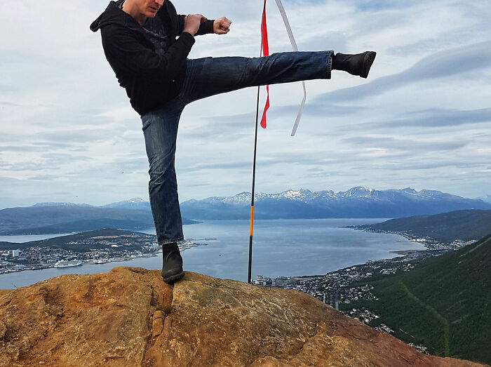 Person Wonders "What Is The Best Case Of 'You Just Picked A Fight With The Wrong Person' That You've Witnessed?" And 30 Netizens Reply