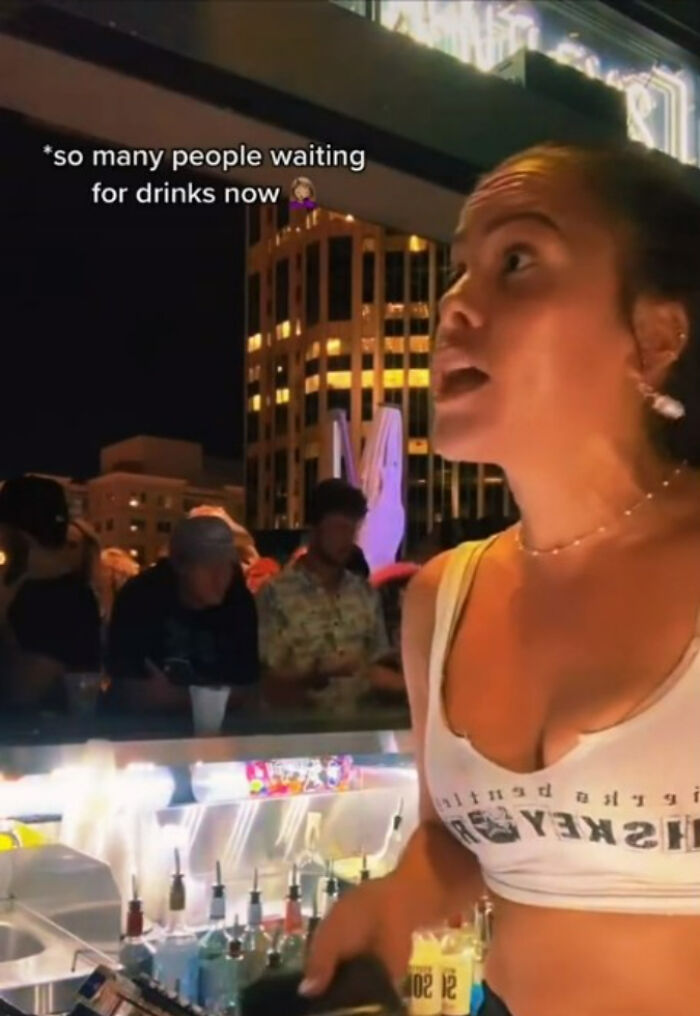 Bartender Shares How She Deals With Unpaying Customers, And The Internet Is Congratulating Her On Her Good Problem-Solving Skills