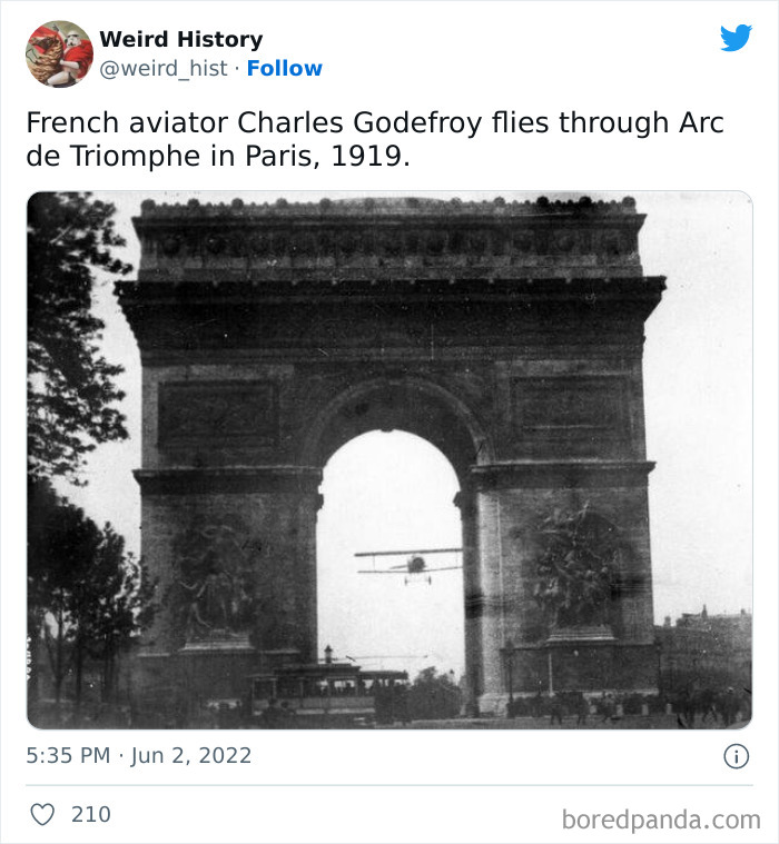 Weird History Tweets