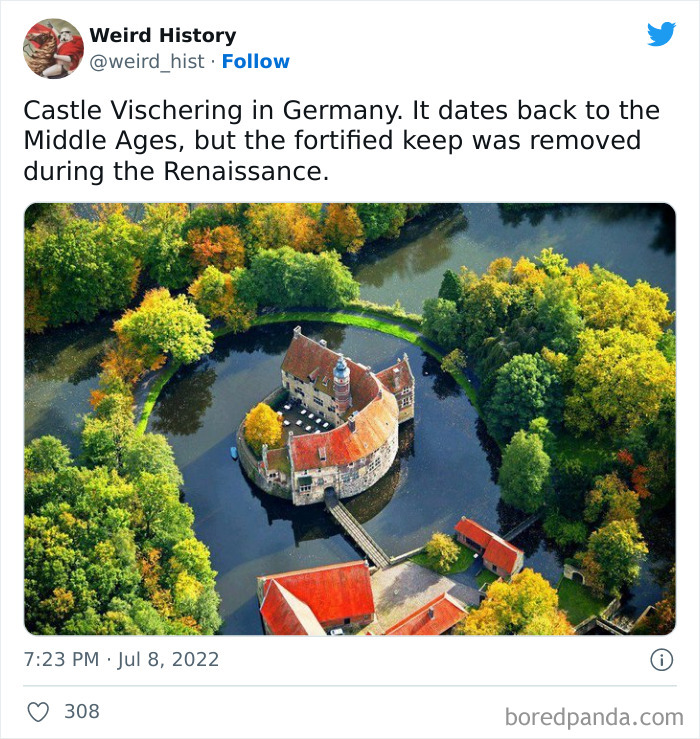 Weird History Tweets