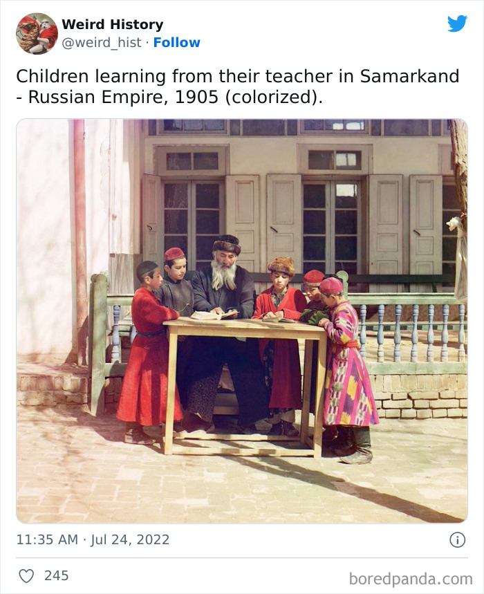 Weird History Tweets