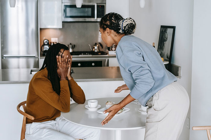 Woman Storms Out From A Dinner With Boyfriend After He Claims His Dog Thinks She's Ugly