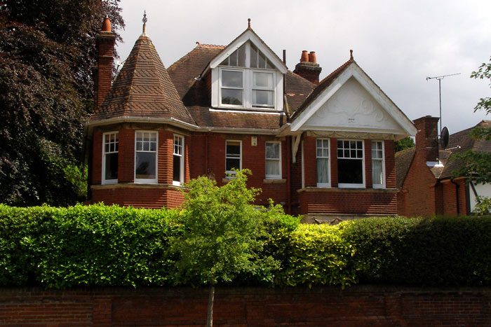 &ldquo;AITA For Telling My Stepmom That I Won&rsquo;t Give Up My Room So Her Daughter Can Have It?&rdquo;