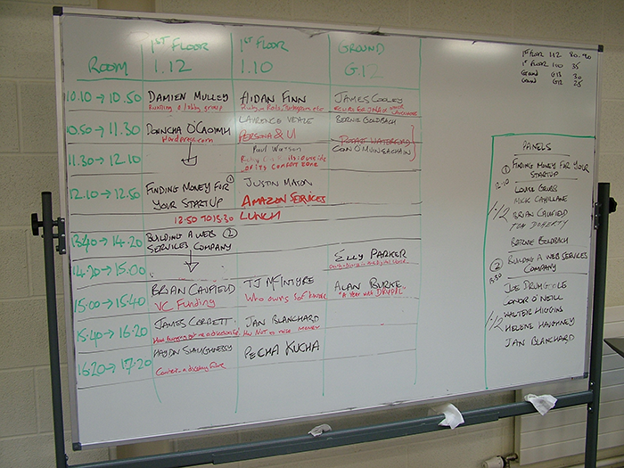 26 Y.O. Woman Reports Her Coworker To HR For Creating "An Overly Hostile Work Environment," Folks Online Call Her The Jerk