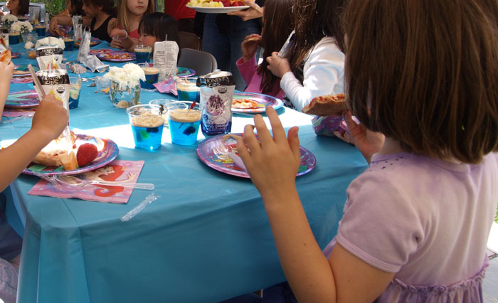 Guy Asks Whether He Did The Wrong Thing By Telling Off His Child-Free Sister As He's Fed Up With Her Parenting Ideas