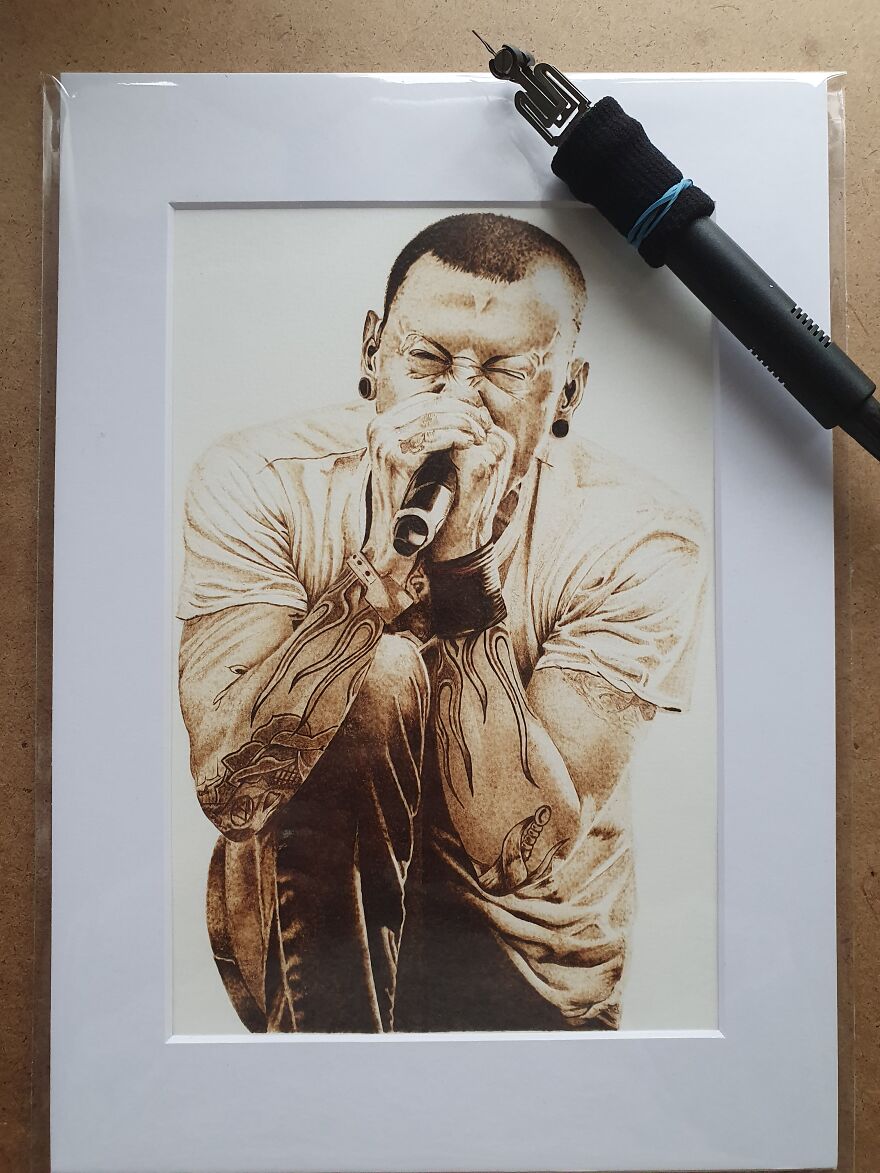 Chester B Linkin Park, Pyro