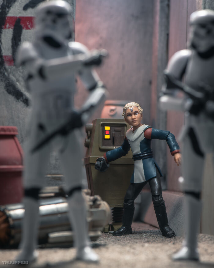 Making Star Wars Toys Come To Life (10 Pics)