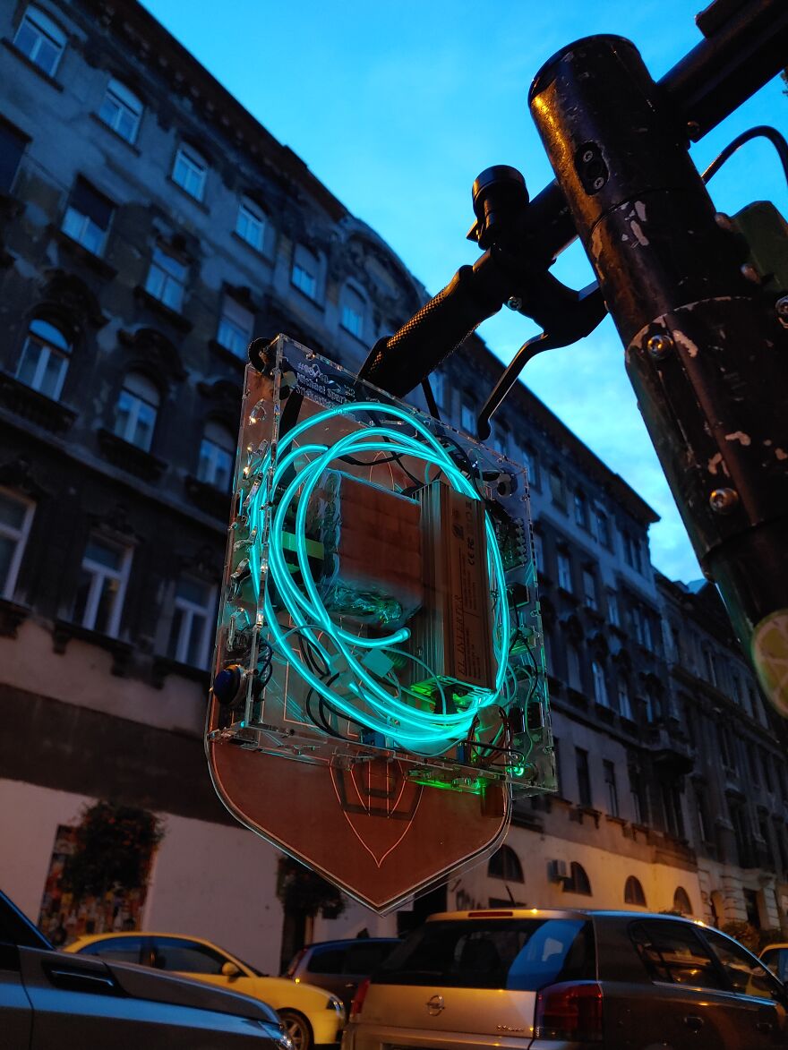 Electroluminescent Ukrainian Tryzub Electroluminescent Ukrainian Tryzub