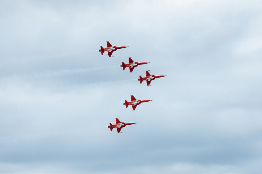 I Captured The Perfection Of Aerial Geometry And Trajectories Performed By Swiss Aerobatic Team Patrouille Suisse (40 Pics)