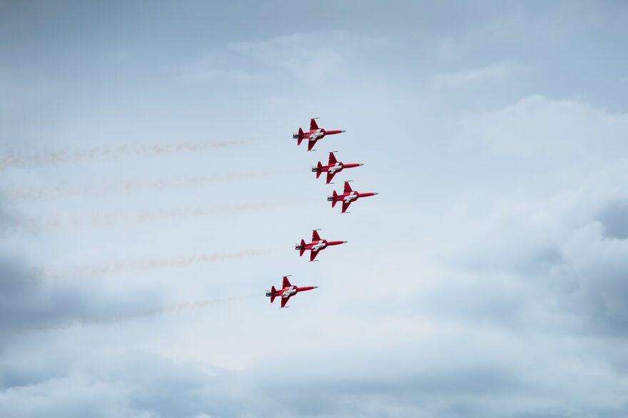 I Captured The Perfection Of Aerial Geometry And Trajectories Performed By Swiss Aerobatic Team Patrouille Suisse (40 Pics)