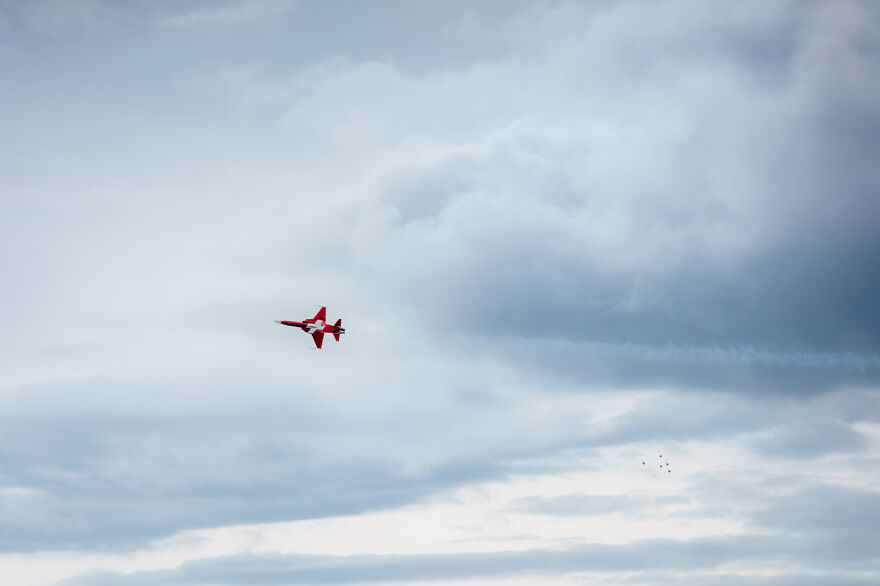 I Captured The Perfection Of Aerial Geometry And Trajectories Performed By Swiss Aerobatic Team Patrouille Suisse (40 Pics)