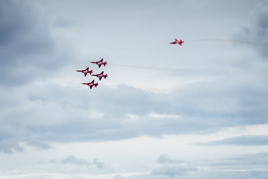 I Captured The Perfection Of Aerial Geometry And Trajectories Performed By Swiss Aerobatic Team Patrouille Suisse (40 Pics)