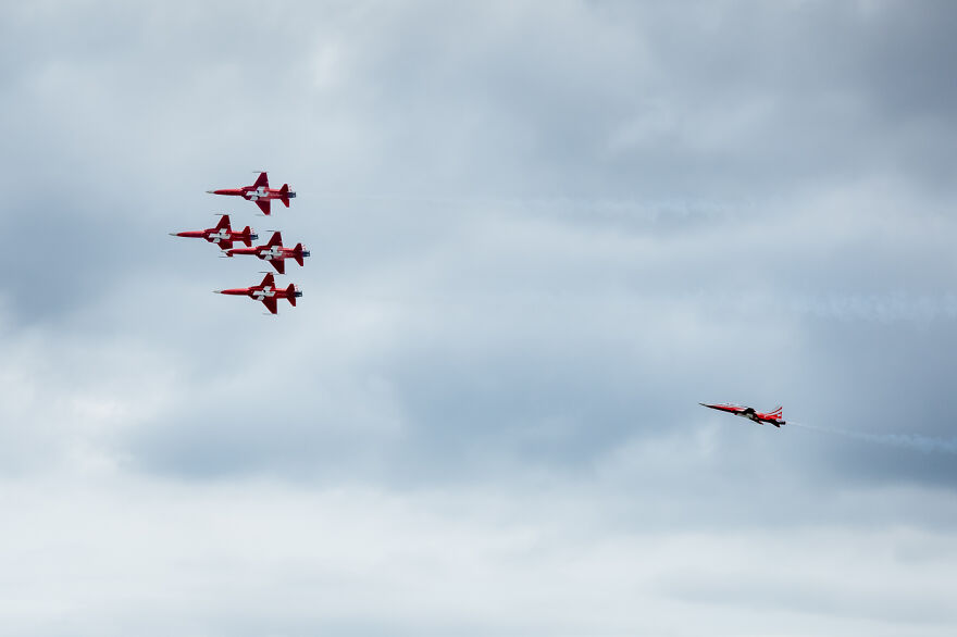 I Captured The Perfection Of Aerial Geometry And Trajectories Performed By Swiss Aerobatic Team Patrouille Suisse (40 Pics)