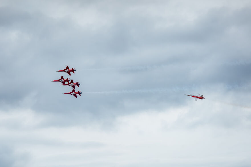 I Captured The Perfection Of Aerial Geometry And Trajectories Performed By Swiss Aerobatic Team Patrouille Suisse (40 Pics)