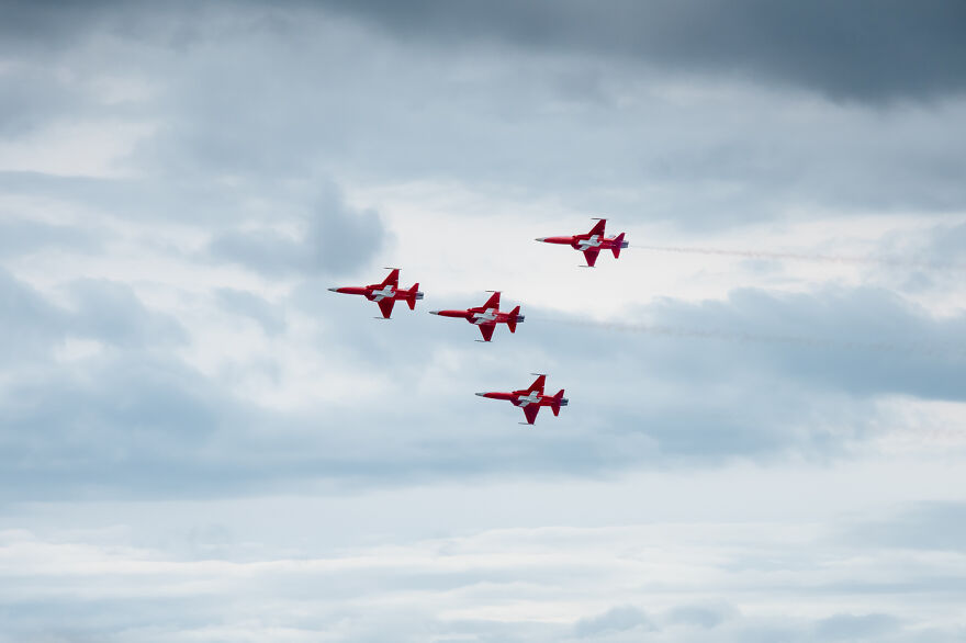 I Captured The Perfection Of Aerial Geometry And Trajectories Performed By Swiss Aerobatic Team Patrouille Suisse (40 Pics)