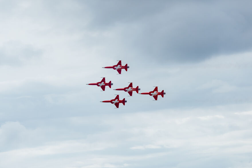 I Captured The Perfection Of Aerial Geometry And Trajectories Performed By Swiss Aerobatic Team Patrouille Suisse (40 Pics)