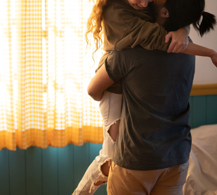 30 Y.O. Woman Takes DNA Test For Fun Only To Discover Her Long-Term Boyfriend Is Her Full Sibling