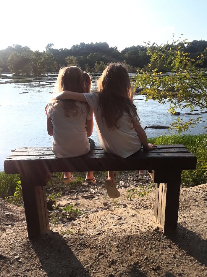 28 Things That People Should Keep Within Their Own Generation And Not Pass Down, As Shared In This Online Group