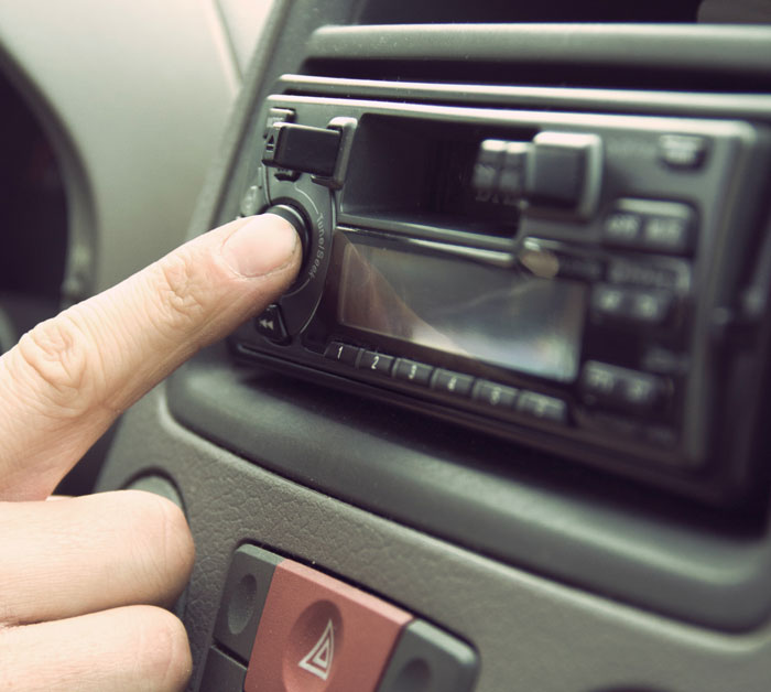 tune car radio