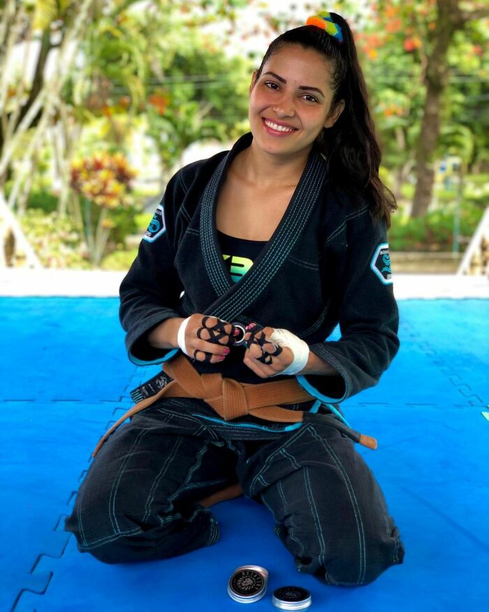 Person Wonders "What Is The Best Case Of 'You Just Picked A Fight With The Wrong Person' That You've Witnessed?" And 30 Netizens Reply