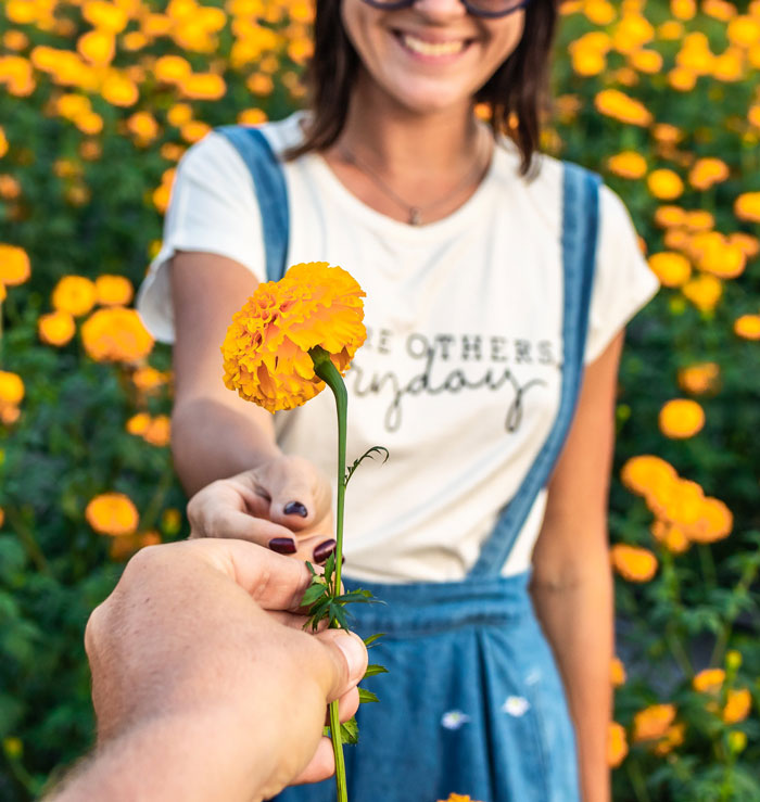 28 Things That People Should Keep Within Their Own Generation And Not Pass Down, As Shared In This Online Group