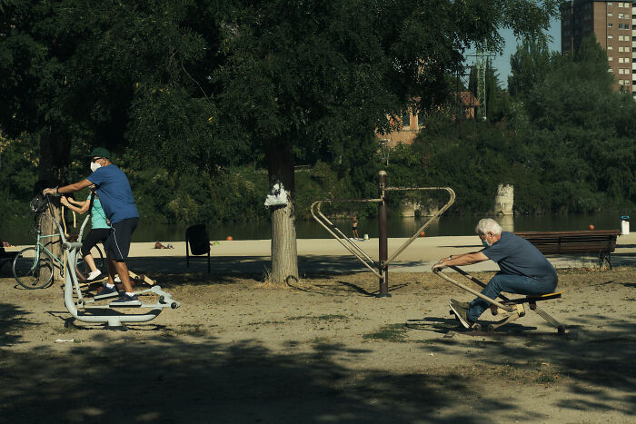 30 Concepts That Work Just Fine In Movies But Fail To Work In Real Life, As Pointed Out By Folks Online