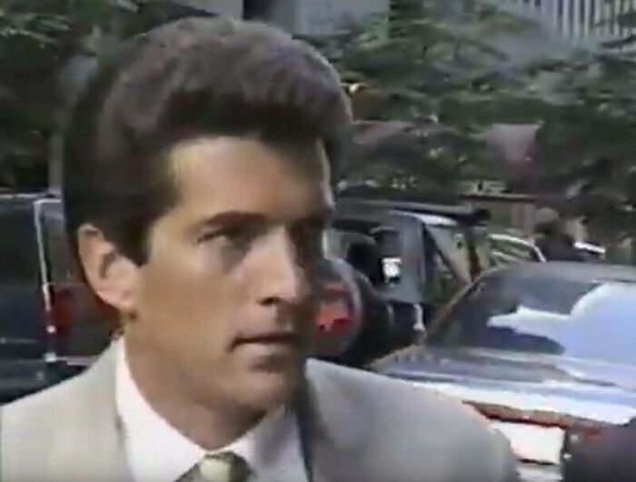 Folks In This Online Group Point Out 27 Obvious Lies People Actually Fell For