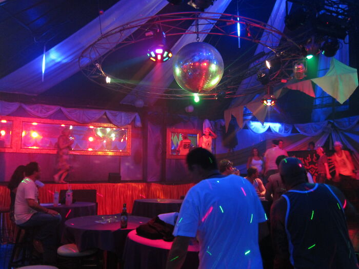 30 Concepts That Work Just Fine In Movies But Fail To Work In Real Life, As Pointed Out By Folks Online