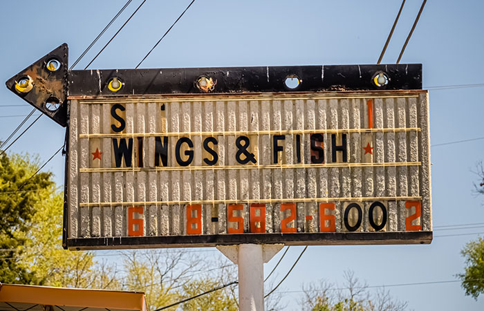 “How About I Take It Home To Live With Me?”: Airline Employee Looks After Passenger’s Pet Fish For 4 Months “How About I Take It Home To Live With Me?”: Airline Employee Looks After Passenger’s Pet Fish For 4 Months