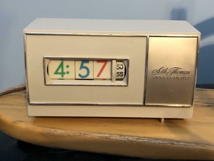 Este adorable reloj antiguo funciona perfectamente y me ha costado 50 centavos