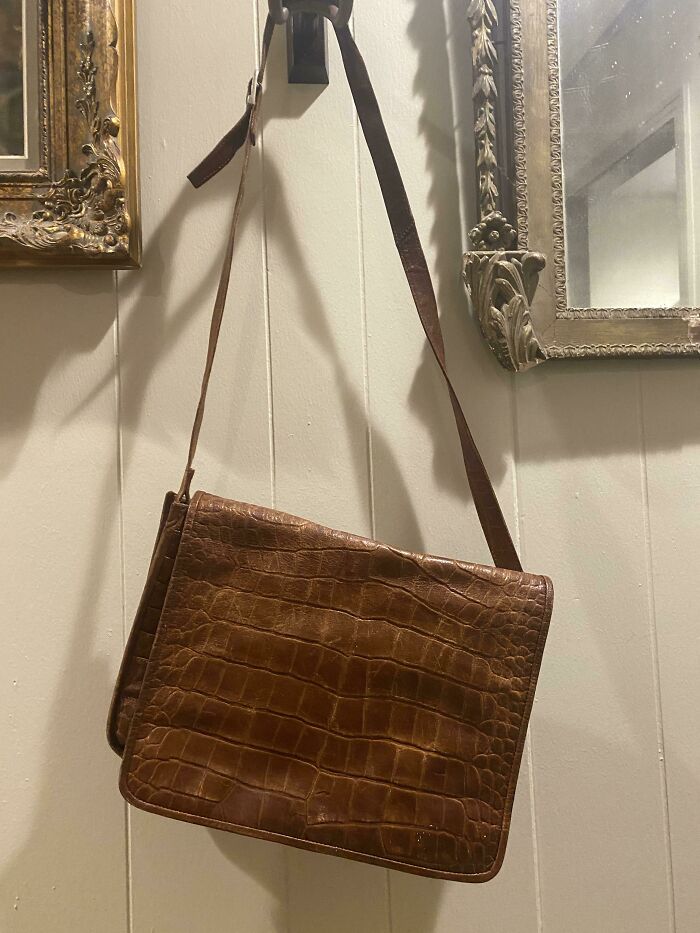 Look At This 1950’s Genuine Alligator Bag!