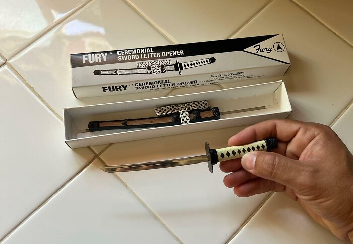 Mailman Gifted My Grandma This, So She Wouldn’t Get Anymore Paper Cuts