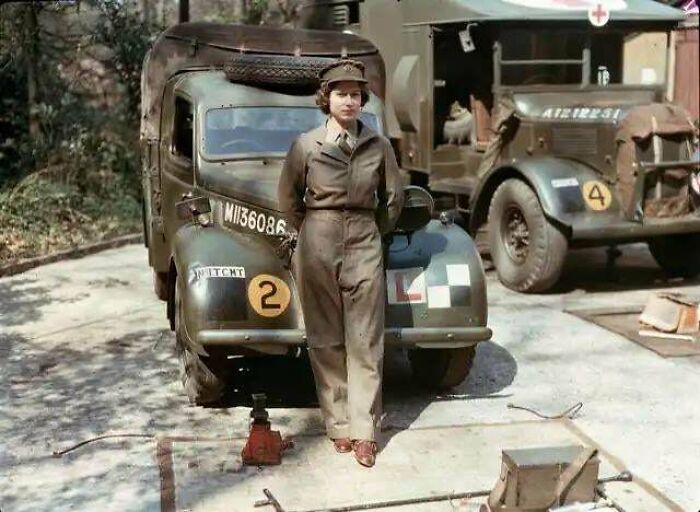Queen Elizabeth II During Ww2 As A Driver And Mechanic