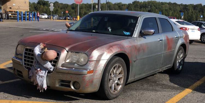 I Was Told This Was The Correct Place For This. I’ve Seen This Car Twice And Both Times Weren’t On Halloween