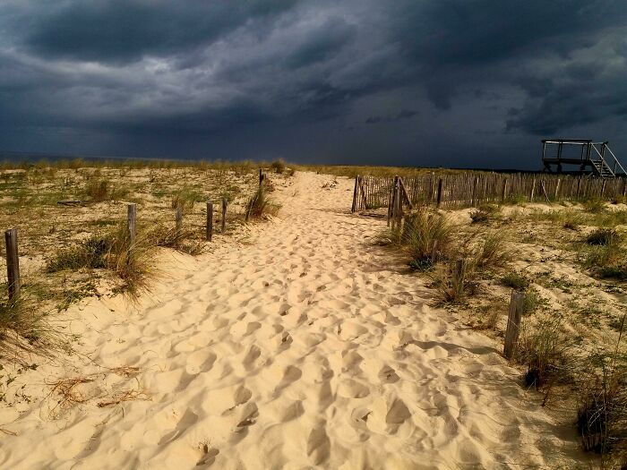 Dark Clouds Over Sunny Dune, Landes, France [oc] [4128x3096]