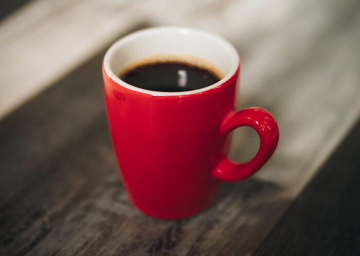 Remove Coffee Stains From Mugs With Baking Soda