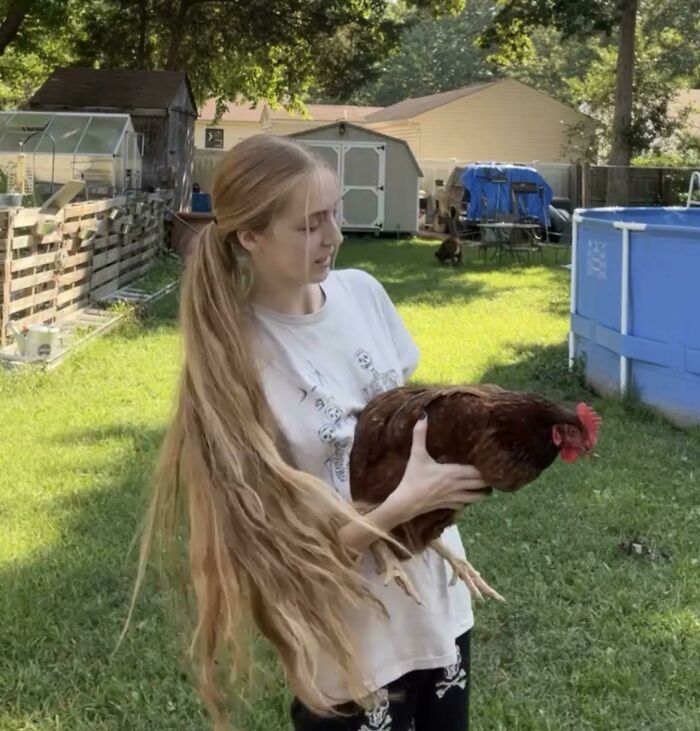 I’m Really Starting To Like How My Hair Looks When I’m Outside! My Hair Officially Goes Past My Bum!