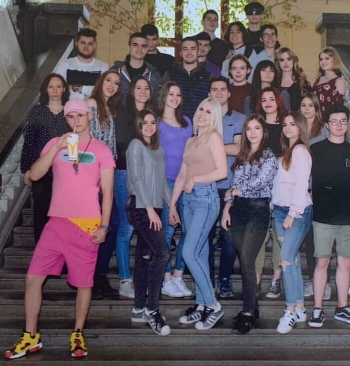 Foto del anuario de mi amigo en el instituto