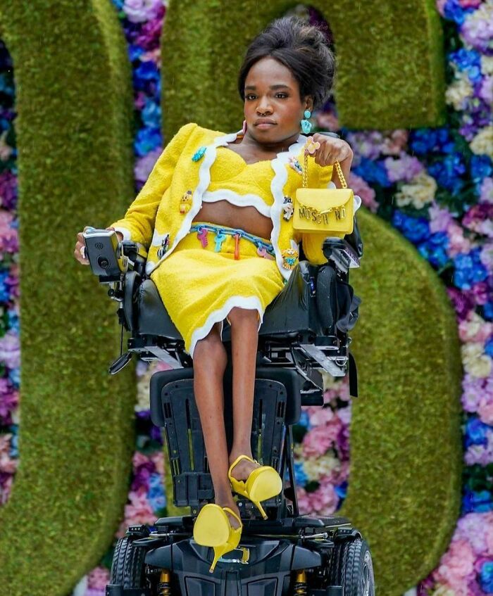 Una modelo de pasarela de una importante marca de moda. Este nivel de representación me hace muy feliz 