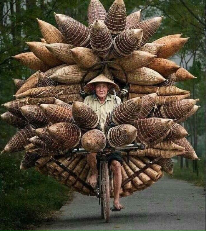 Here’s A Basket Seller That Really Knows How To Cram Baskets On His Bike