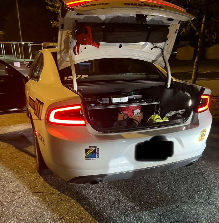 My Parents Forgot To Pick Me Up After A Marching Band Competition, Waited Over An Hour And Half No Replies Had To Call A Police To Give Me A Ride Back Home