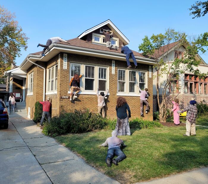 Zombie Attack! I Wrapped Friends In Duct Tape And Stuffed The Forms To Make This Halloween Display