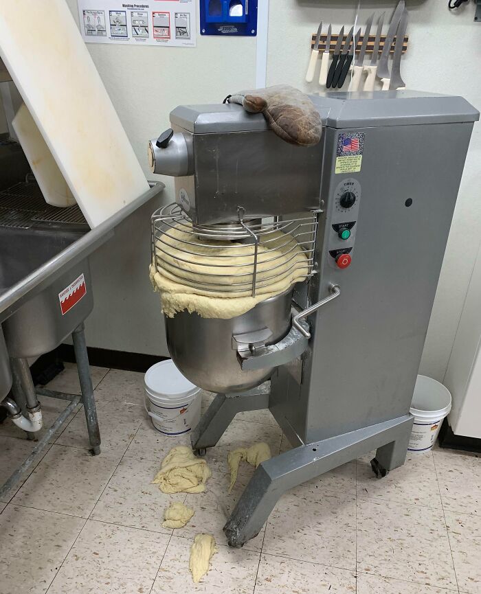 When Coworker Forgets To Deal With Pizza Dough He Made