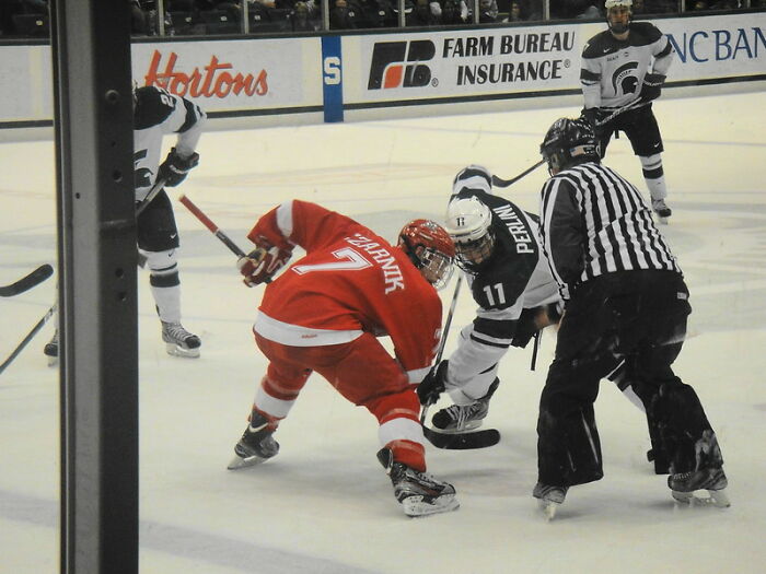 30 “Why Are You Booing At Me? I’m Right!” Moments That People In This Online Group Experienced