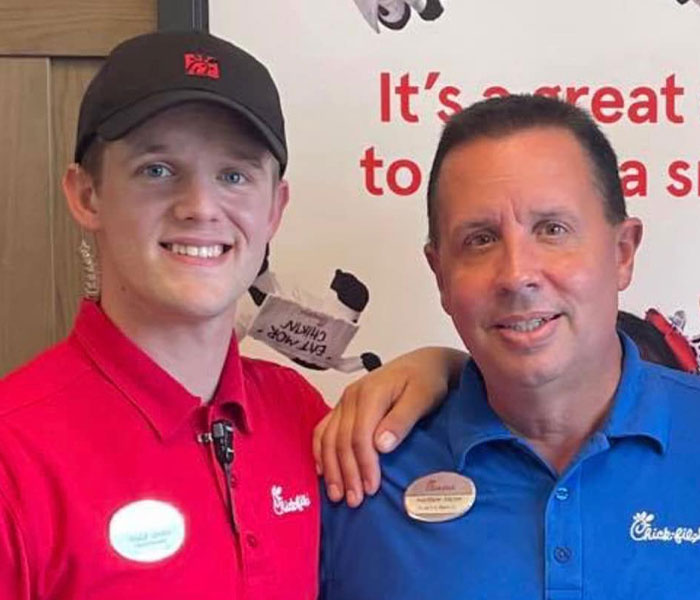 Heroic Chick-Fil-A Worker Tackles Man Attempting To Carjack Woman’s Car With Baby Inside Heroic Chick-Fil-A Worker Tackles Man Attempting To Carjack Woman’s Car With Baby Inside