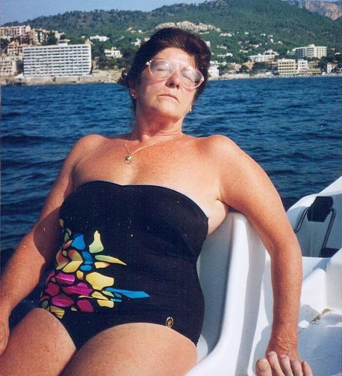 The Random Toes Really Make This A Forever Mood