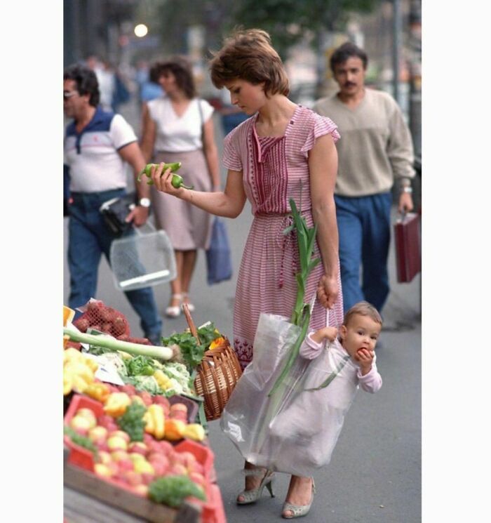 Budapest Marketplace, 1987