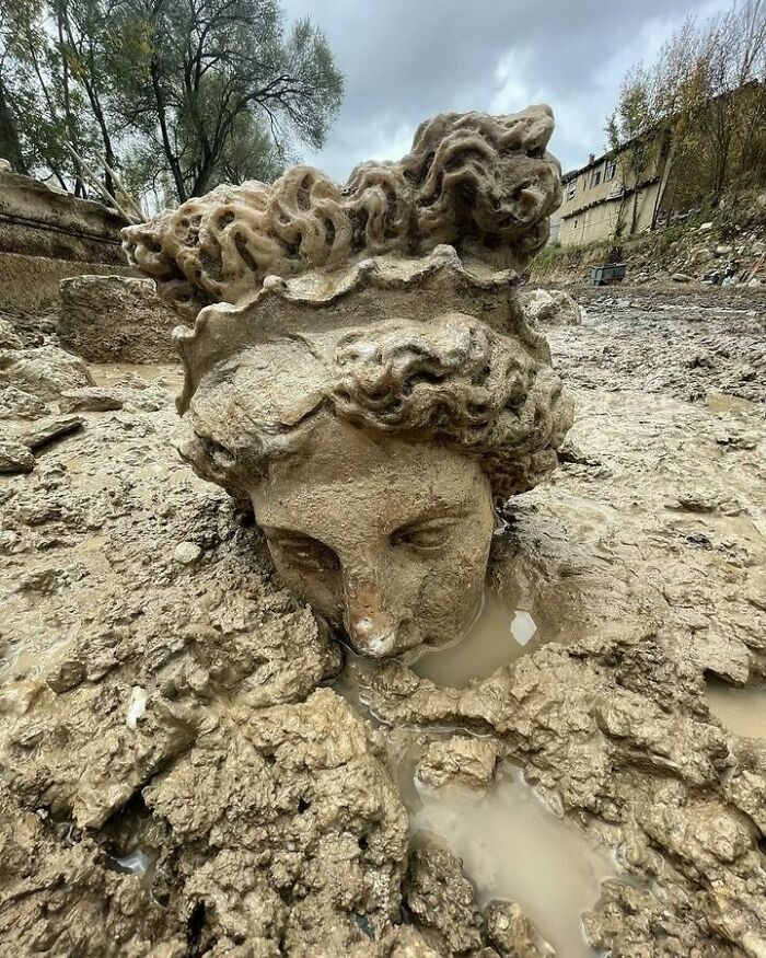 In The Çavdarhisar District Of Kütahya Province, A Marble Portrait Of Aphrodite Has Been Discovered Under The Direction Of Prof. Dr. Gökhan Coşkun From Dumlupınar University